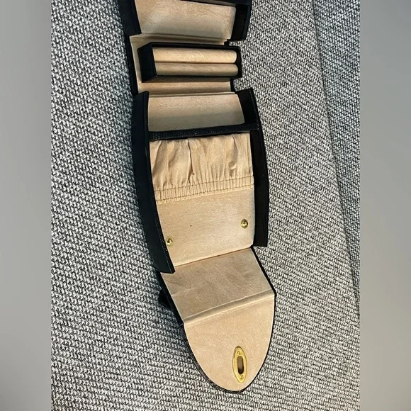 Black Pebbled  Travel Jewelry Case Mirror, Hard Outer Snap Case Gold Closure - Picture 11 of 16